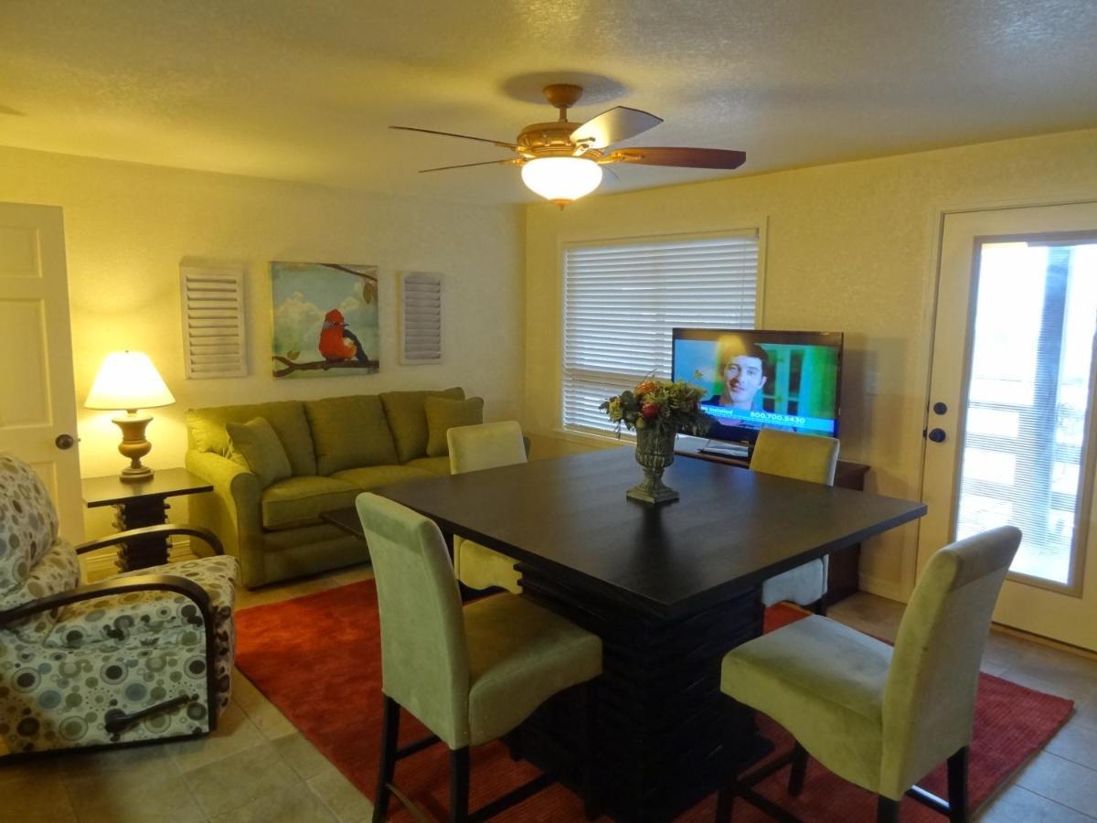 Poolside King Cabana With Full Kitchen, King Bed, Sleeper Sofa And Pool Access, Hotel Room Mount Ida Exteriér fotografie